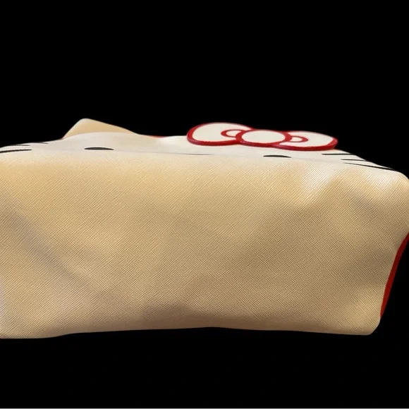 Hello Kitty White and Red Bag with Iconic Design NWOT - Picture 4 of 10